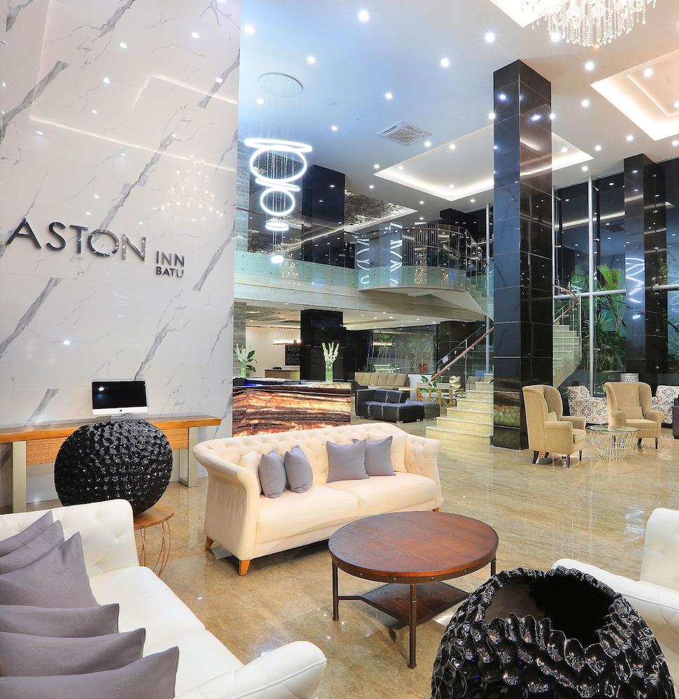 Aston Inn Batu Exteriér fotografie