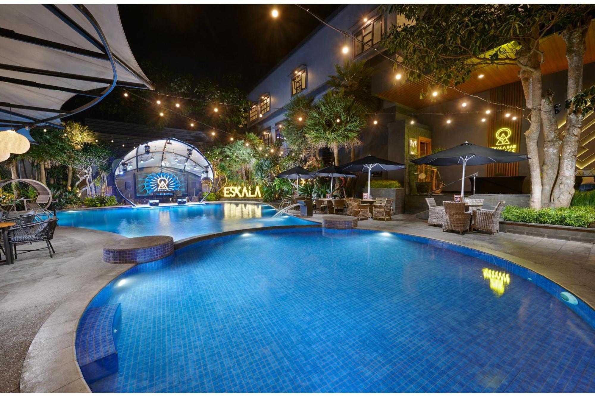 Aston Inn Batu Exteriér fotografie
