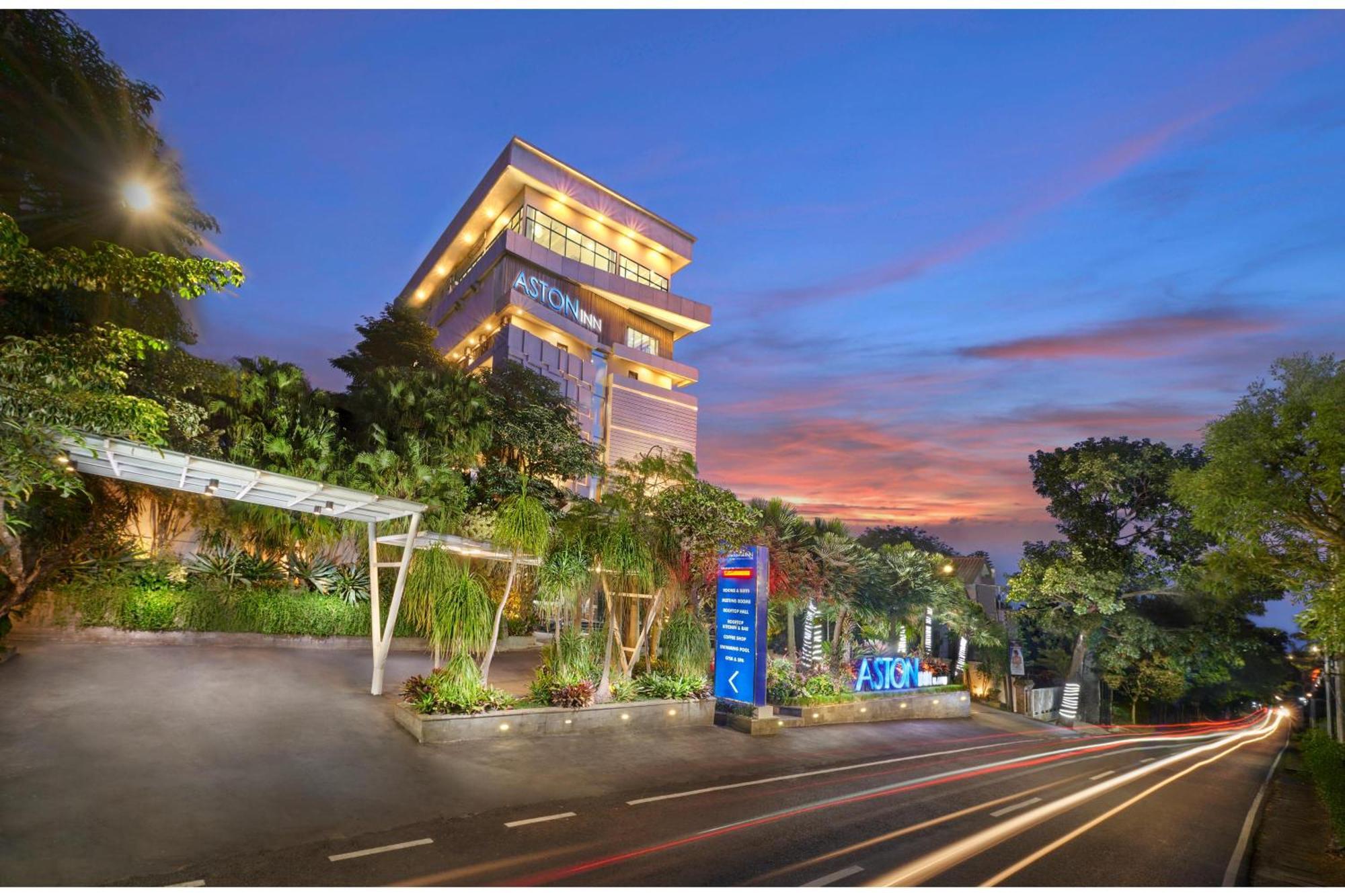 Aston Inn Batu Exteriér fotografie